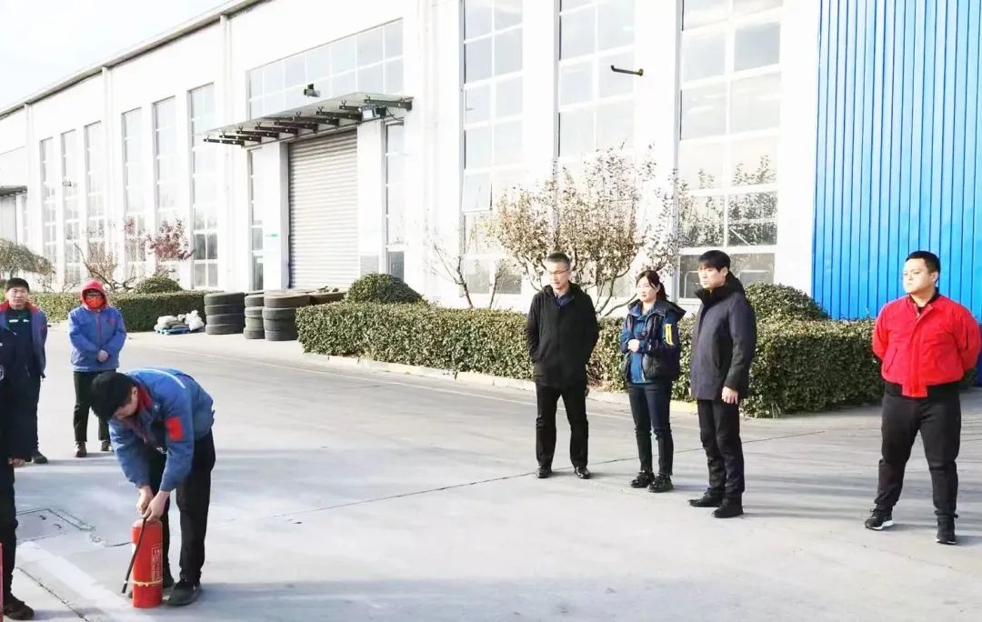 “火”速行动 防患未“燃”|京津科技谷-精品无码国产自产野外拍-国产欧美日本一区二区-777777777少妇流水视频-日本理论片午午伦夜理片2024-亚洲第一免费视频-麻豆久久五月综合-亚洲变态另类专区丝袜自拍-97天堂国产在线观看开展应急消防演练活动(图4) “火”速行动 防患未“燃”|京津科技谷-精品无码国产自产野外拍-国产欧美日本一区二区-777777777少妇流水视频-日本理论片午午伦夜理片2024-亚洲第一免费视频-麻豆久久五月综合-亚洲变态另类专区丝袜自拍-97天堂国产在线观看开展应急消防演练活动(图4)