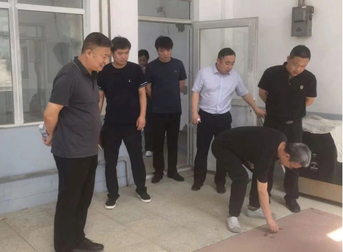 园区领导深入重点企业和项目现场开展调研服务(图2) 园区领导深入重点企业和项目现场开展调研服务(图2)