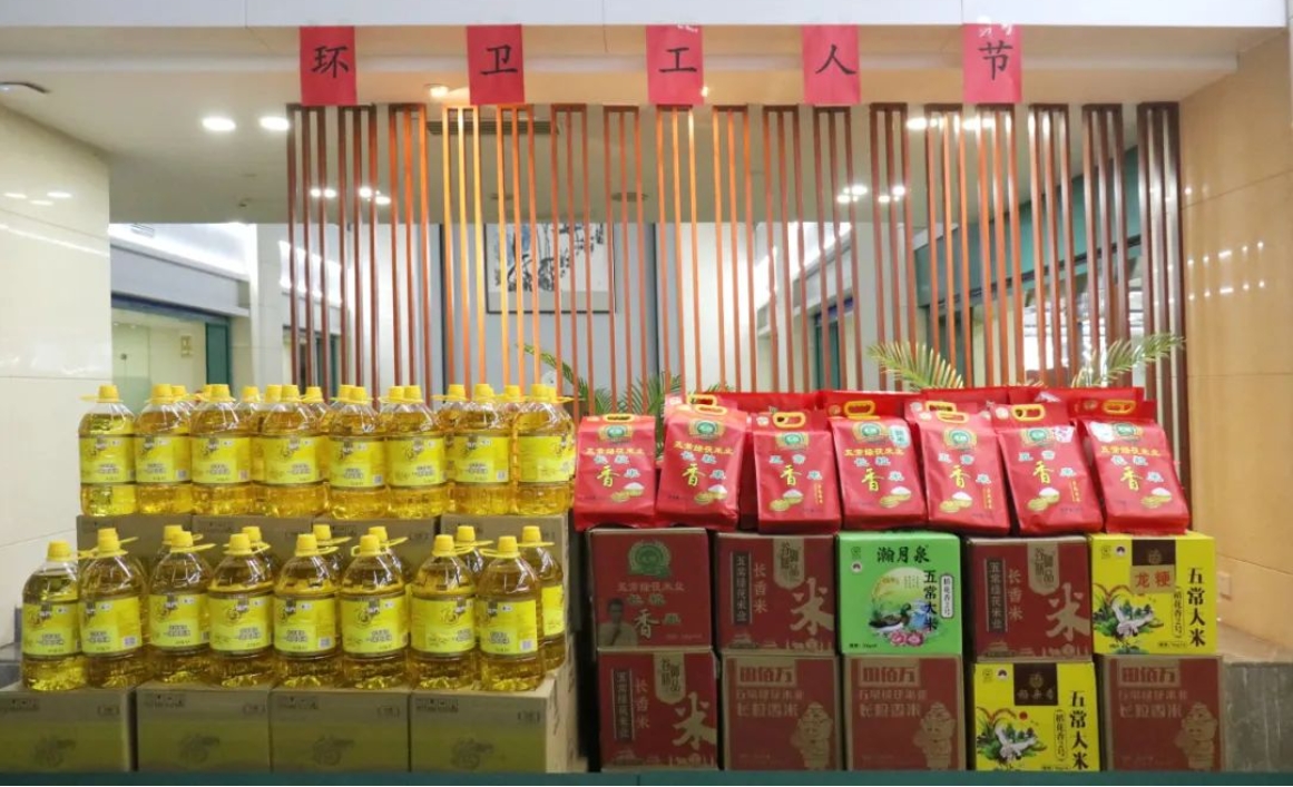 庆祝环卫节，致敬“城市美容师”！(图2)