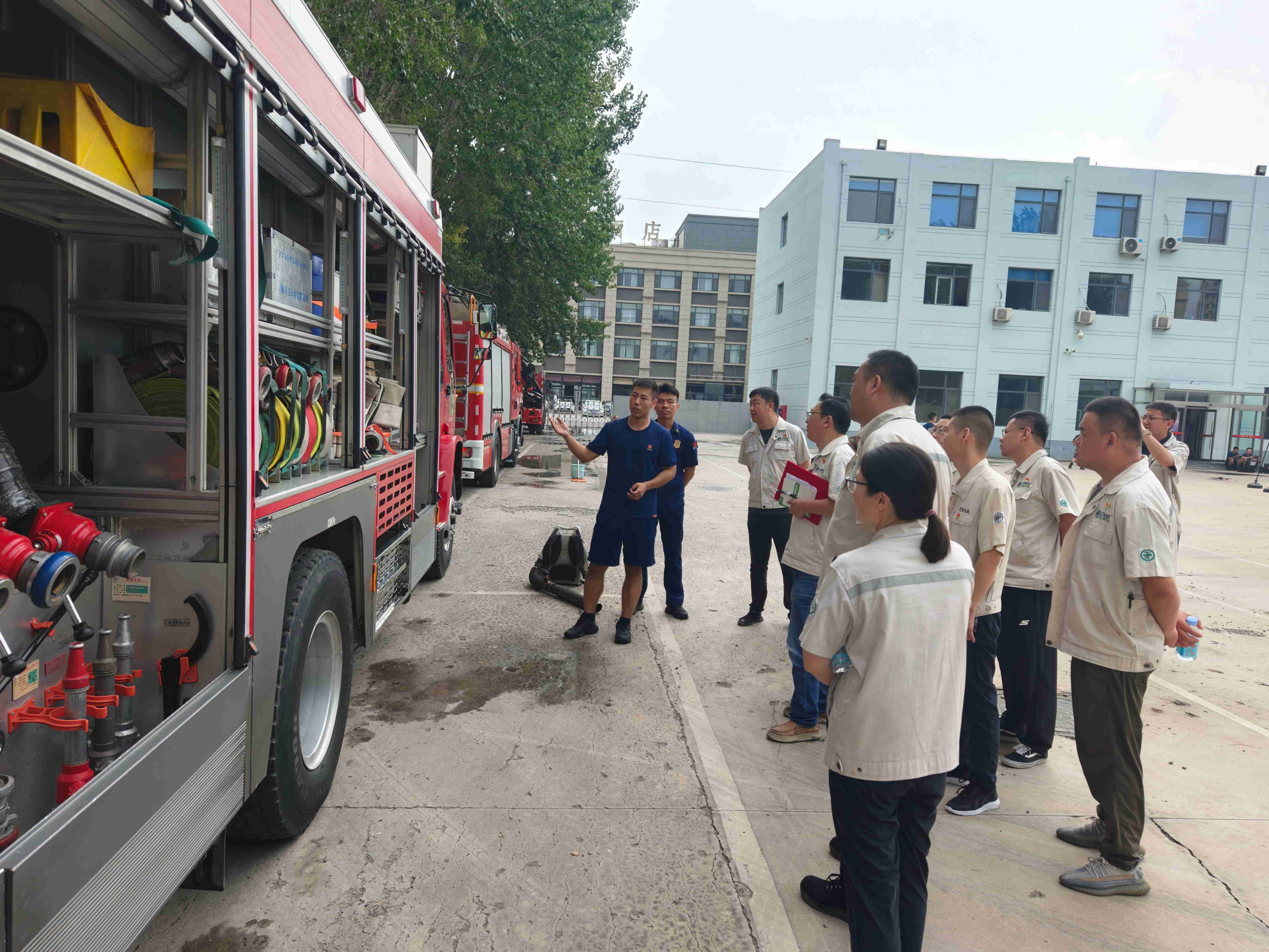 【党建领航促发展】“党建红”+“火焰蓝”，联建共筑安全线(图1)